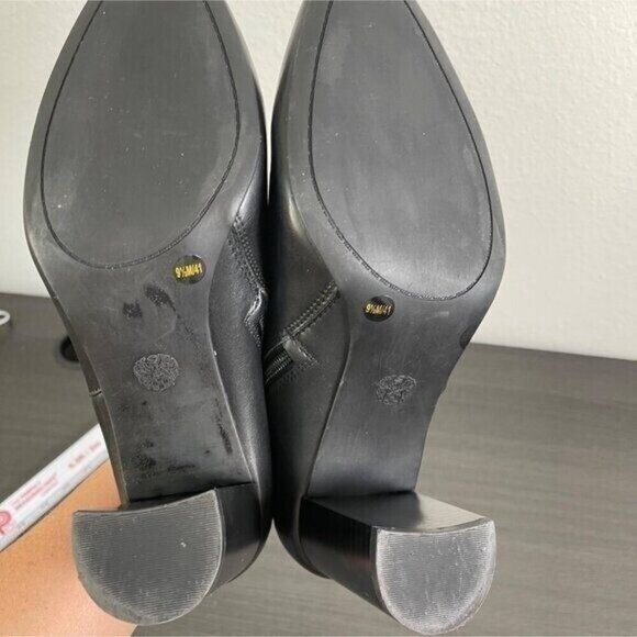 Vince Camuto Coorin Black Leather Ankle Boots 9.5 Gold Zip Block Heel Timeless - Picture 10 of 12